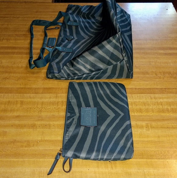 COACH DEVIN TOTE WEEKENDER PACKABLE GETAWAY TOTE - Picture 4 of 16